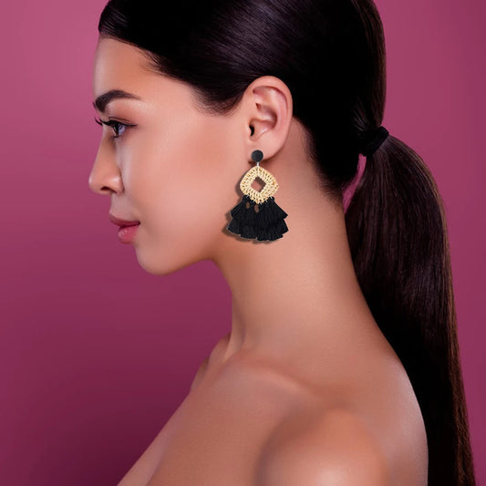 1 paire de boucles d'oreilles élégantes à pompon, géométriques, fabriquées à la main, en rotin tissé, pour femmes et filles, cadeau d'anniversaire